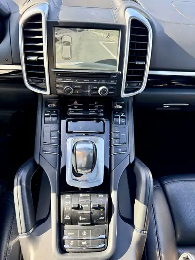 Porsche Cayenne 3.6 V6 — SUV premium avec roues hiver Porsche incluses — Thumbnail 7