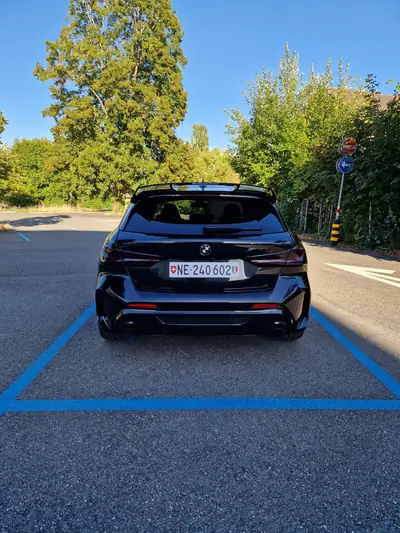 BMW M135i xDrive — Compacte sportive 320 ch, édition Dähler exclusive — vista posteriore