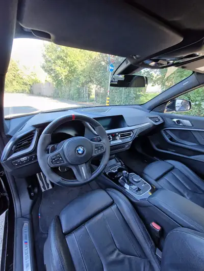 BMW M135i xDrive — Compacte sportive 320 ch, édition Dähler exclusive — cruscotto