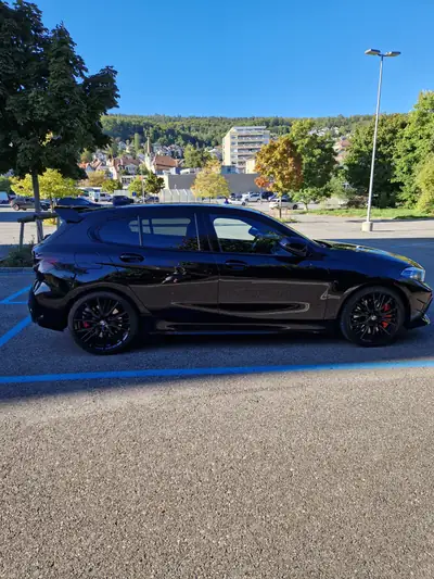 BMW M135i xDrive — Compacte sportive 320 ch, édition Dähler exclusive — interni