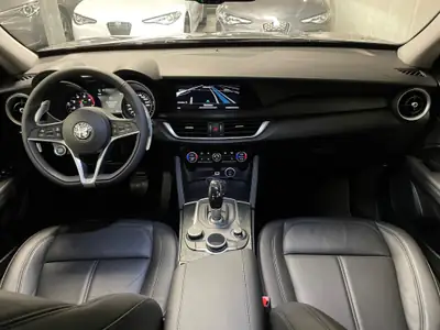 Alfa Romeo Stelvio 2.0 TI Q4 — SUV dynamique 4x4 automatique, 122'000 km — fianco