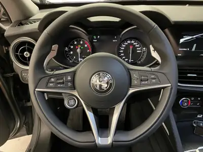 Alfa Romeo Stelvio 2.0 TI Q4 — SUV dynamique 4x4 automatique, 122'000 km — Miniatura 11