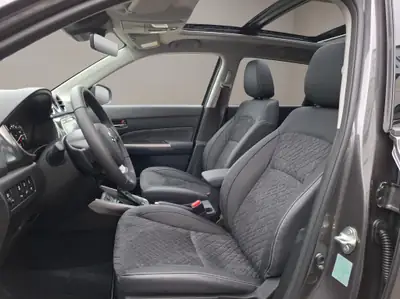 Suzuki Vitara 1.4T Compact Top Hybrid 4x4 — Technologie MHEV, 20 km seulement — dashboard
