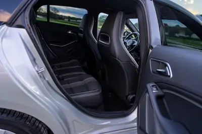 Mercedes-Benz CLA 200 Shooting Brake Night Star — Élégance break avec motorisation efficace — dettaglio