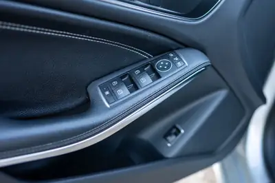 Mercedes-Benz CLA 200 Shooting Brake Night Star — Élégance break avec motorisation efficace — Miniatura 12