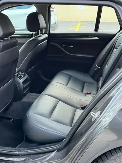BMW 530 xDrive Steptronic — Break luxe diesel, 258 ch, sans sinistre — intérieur