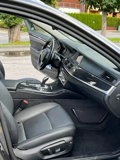 BMW 530 xDrive Steptronic — Break luxe diesel, 258 ch, sans sinistre — Miniature 11