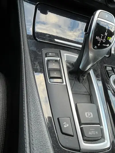 BMW 530 xDrive Steptronic — Break luxe diesel, 258 ch, sans sinistre — Miniature 17