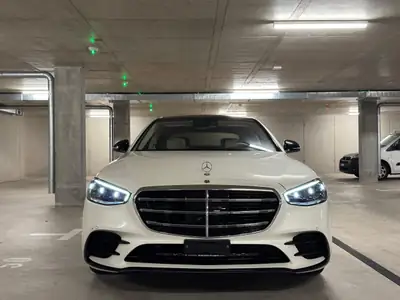 Mercedes-Benz S 580 L 4MATIC — Limousine de luxe hybride, 90'000 km, sans sinistre — fianco