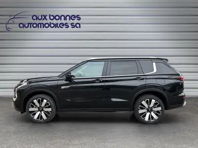 Mitsubishi Outlander 2.4 PHEV Intense 4WD — Hybride rechargeable performant, 50 km au compteur — détail