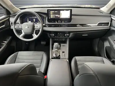 Mitsubishi Outlander 2.4 PHEV Intense 4WD — Hybride rechargeable performant, 50 km au compteur — Miniature 10