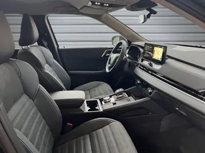 Mitsubishi Outlander 2.4 PHEV Intense 4WD — Hybride rechargeable performant, 50 km au compteur — Miniature 16