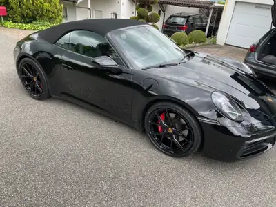 Porsche 911 Carrera 4S Cabriolet — Roadster sport iconique, traction intégrale, 450 ch — côté