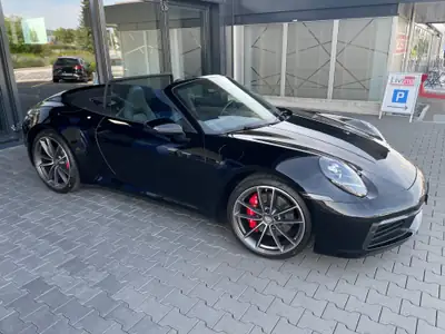 Porsche 911 Carrera 4S Cabriolet — Roadster sport iconique, traction intégrale, 450 ch — arrière