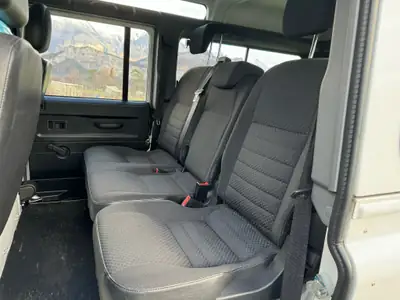 Land Rover Defender 110 TD4 — Légende 4x4 diesel, kilométrage exceptionnel — tableau de bord
