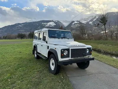 Land Rover Defender 110 TD4 — Légende 4x4 diesel, kilométrage exceptionnel — Miniature 8