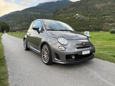 Fiat 500 Abarth 595 Turbo — Sportive compacte mythique, échappement Akrapovic — vista esterna