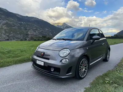 Fiat 500 Abarth 595 Turbo — Sportive compacte mythique, échappement Akrapovic — fianco