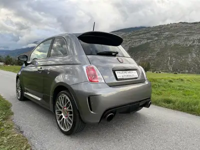 Fiat 500 Abarth 595 Turbo — Sportive compacte mythique, échappement Akrapovic — dettaglio