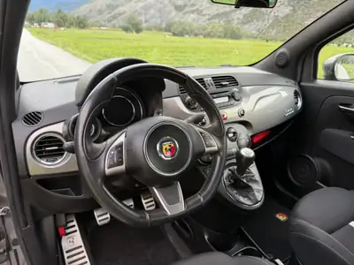 Fiat 500 Abarth 595 Turbo — Sportive compacte mythique, échappement Akrapovic — Miniatura 11