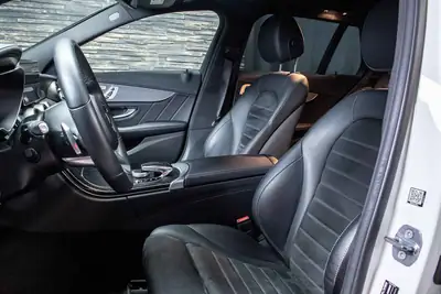 Mercedes-Benz C 220 d — Break diesel 4Motion, équipement AMG et technologie premium — dashboard