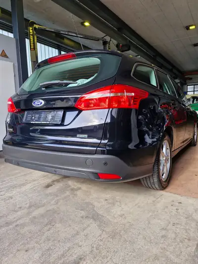 Ford Focus 1.0 SCTi Trend — Break économique et fiable, sans accident — Seitenansicht
