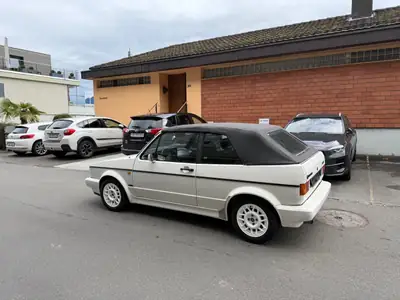 VW Golf Cabriolet 1993 — Classique décapotable, moteur fiable 1.8L — côté