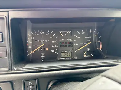 VW Golf Cabriolet 1993 — Classique décapotable, moteur fiable 1.8L — Miniature 7