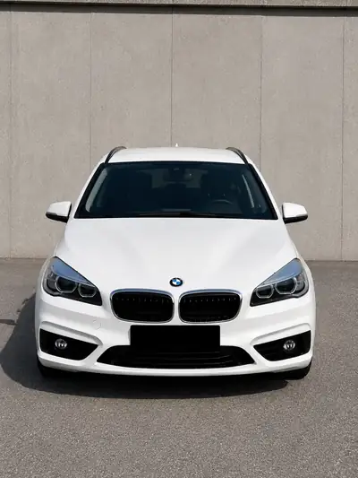 BMW 220 Gran Tourer xDrive — Monospace premium diesel, révisionné, 78 500 km — vista posteriore