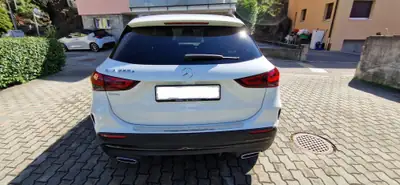 Mercedes-Benz GLA 250e AMG Line — SUV hybride rechargeable, 78 000 km, état impeccable — Miniatura 15