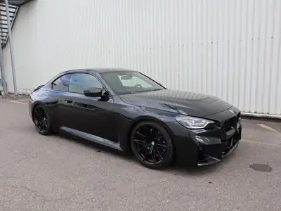BMW M2 2023 — Coupé sportif 460 ch, très peu kilométré, freinage sportif premium — côté