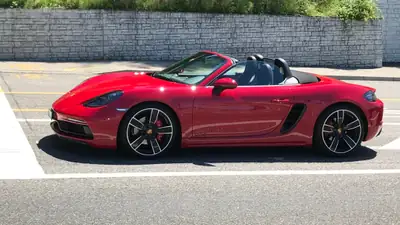 Porsche 718 Boxster GTS 2.5 — Roadster sportif haute performance, seulement 18'500 km — Heckansicht