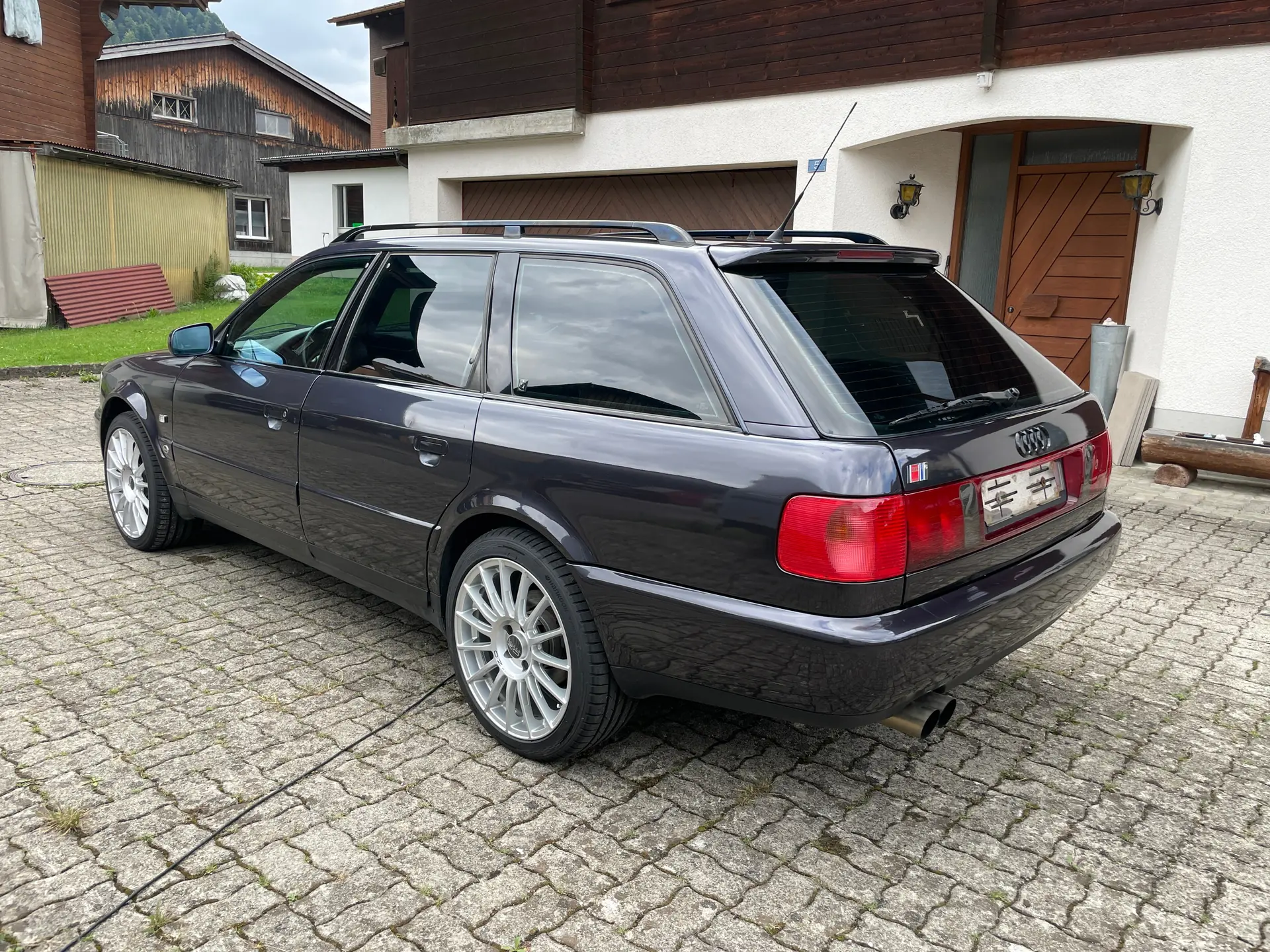 Audi S6 1996 occasion Unteriberg — 2