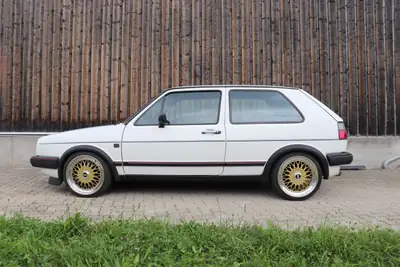 VW Golf 1800 GTI 1987 — Légende sportive des années 80, moteur 112 ch — Miniatur 10