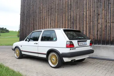 VW Golf 1800 GTI 1987 — Légende sportive des années 80, moteur 112 ch — Miniatur 13