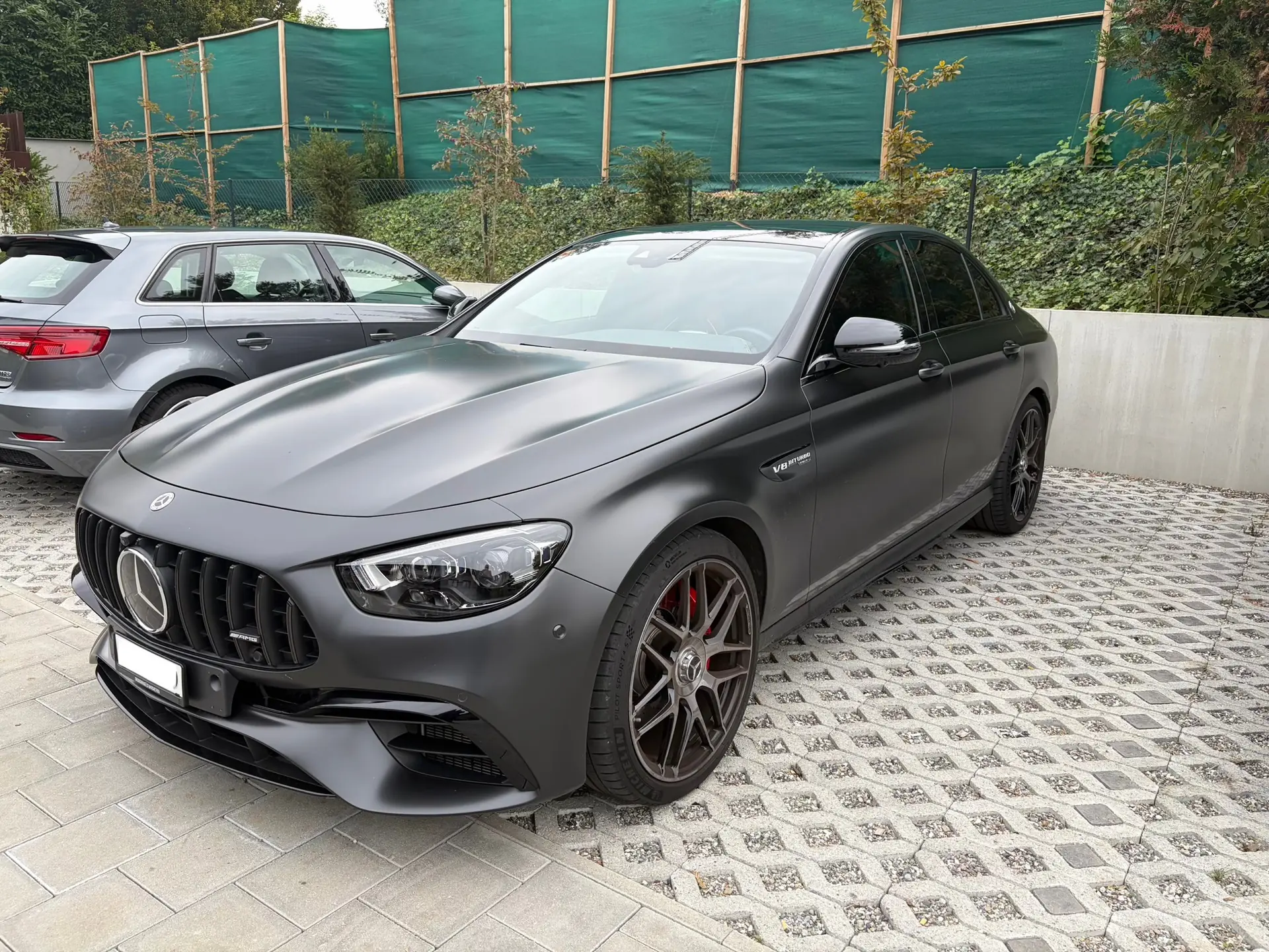 Mercedes-Benz E 63 AMG Final Edition — Berline de prestige 612 ch, seulement 14'000 km