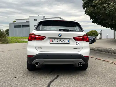 BMW X1 xDrive 18d Steptronic — SUV compact diesel, entretien BMW inclus, 94 000 km — intérieur