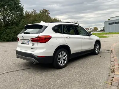 BMW X1 xDrive 18d Steptronic — SUV compact diesel, entretien BMW inclus, 94 000 km — Miniature 7