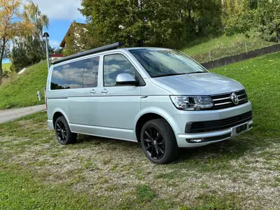 VW T6 Caravelle — Minibus 9 places diesel, idéal famille et professionnels — exterior view