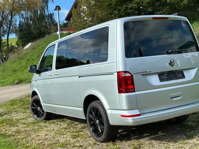 VW T6 Caravelle — Minibus 9 places diesel, idéal famille et professionnels — interior