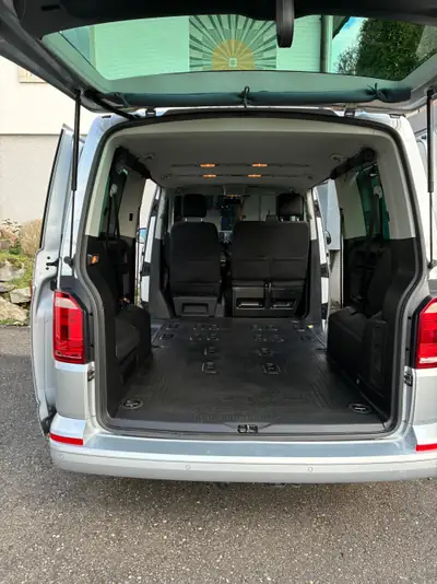 VW T6 Caravelle — Minibus 9 places diesel, idéal famille et professionnels — Thumbnail 7