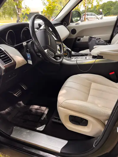 Land Rover Range Rover Sport 5.0 V8 SC — 510 ch, prestige et performance — détail