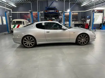 Maserati Coupé GT 2003 — Sportive italienne 390 ch, boîte semi-automatique — interni