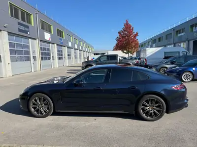 Porsche Panamera 4 Executive PDK — Berline sportive hybride, 84 000 km seulement — Seitenansicht