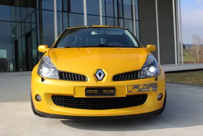 Renault Clio 2.0 16V Sport F1 Team — Édition collector jaune Sirius, motorisation 197 ch — Miniature 10