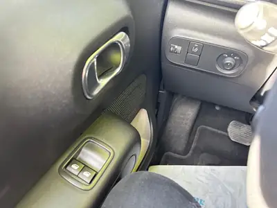 Citroën C3 1.2i PureTech Feel EAT — Citadine fiable, première main, garantie 12 mois — Miniature 15