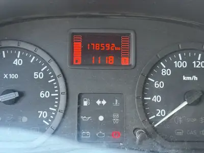 Dacia Logan 1.6 Ambiance — Monospace 7 places fiable, entretien réduit — Thumbnail 11