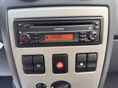 Dacia Logan 1.6 Ambiance — Monospace 7 places fiable, entretien réduit — Thumbnail 15