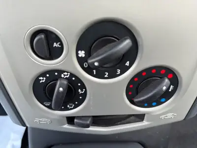Dacia Logan 1.6 Ambiance — Monospace 7 places fiable, entretien réduit — Thumbnail 16