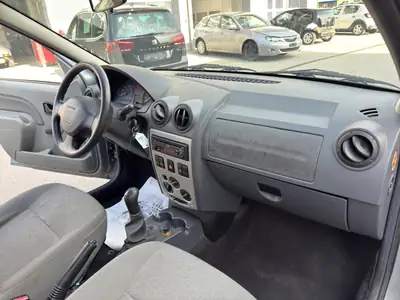 Dacia Logan 1.6 Ambiance — Monospace 7 places fiable, entretien réduit — Thumbnail 23